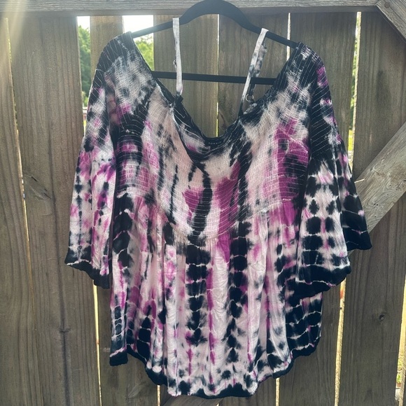 Torrid Tie Dye Babydoll Rayon Smocked Cold Shoulder Flowy Top - Picture 4 of 11